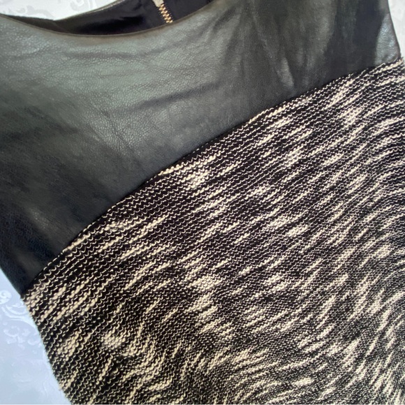 Little Black Dress! FALL🍁Woven knit, lined, comfortable!Cynthia Rowley - Picture 4 of 9